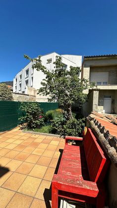 Foto 2 de Casa adosada en venta en Sant Pere de Torelló de 4 habitaciones con terraza y garaje