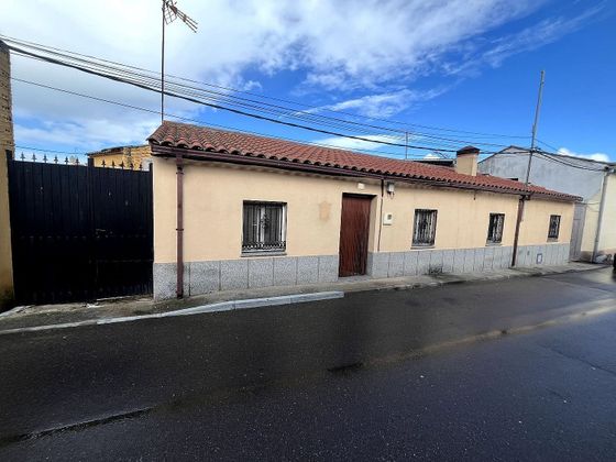 Foto 2 de Casa en venda a Cazalegas de 3 habitacions amb garatge i jardí