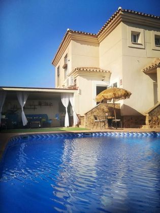 Foto 2 de Venta de chalet en Churriana de 4 habitaciones con terraza y piscina