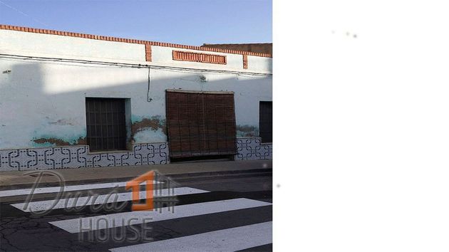 Foto 2 de Casa adossada en venda a Benaguasil de 1 habitació i 281 m²