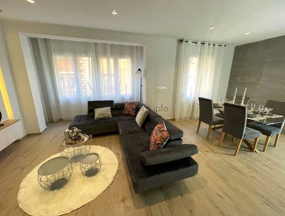 Foto 1 de Pis en venda a Eixample Nord – La Devesa de 3 habitacions amb balcó i aire acondicionat