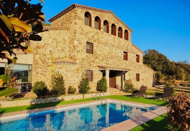 Foto 1 de Casa rural en venda a Sant Julia del Llor i Bonmati de 6 habitacions amb terrassa i piscina