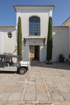 Foto 1 de Chalet en venta en El Higueral - La Merced de 5 habitaciones con terraza y piscina