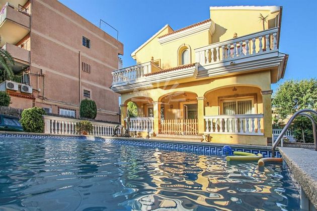 Foto 1 de Venta de chalet en Palmanova de 6 habitaciones con terraza y piscina