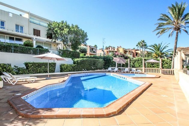 Foto 1 de Casa en venda a S'Arenal-Son Verí de 4 habitacions amb terrassa i piscina