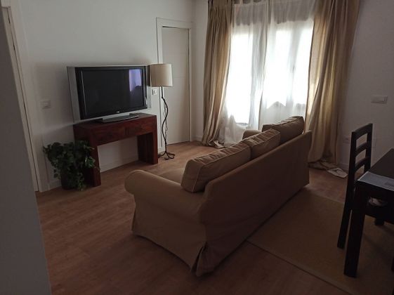 Foto 1 de Venta de piso en calle Federico Relimpio de 2 habitaciones con jardín y aire acondicionado