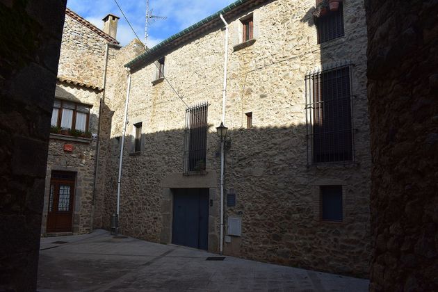 Foto 1 de Venta de casa adosada en Maçanet de Cabrenys de 8 habitaciones con terraza y garaje