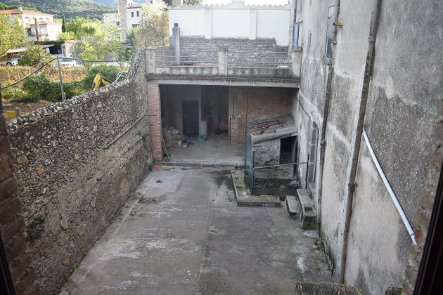 Foto 2 de Casa adossada en venda a Maçanet de Cabrenys de 8 habitacions amb terrassa i garatge