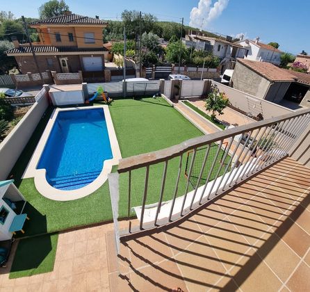 Foto 2 de Xalet en venda a Sant Miquel de Fluvià de 2 habitacions amb terrassa i piscina