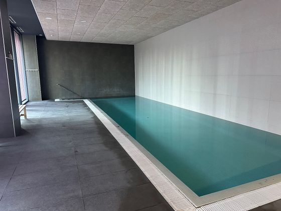 Foto 2 de Piso en venta en plaza Europa de 2 habitaciones con terraza y piscina