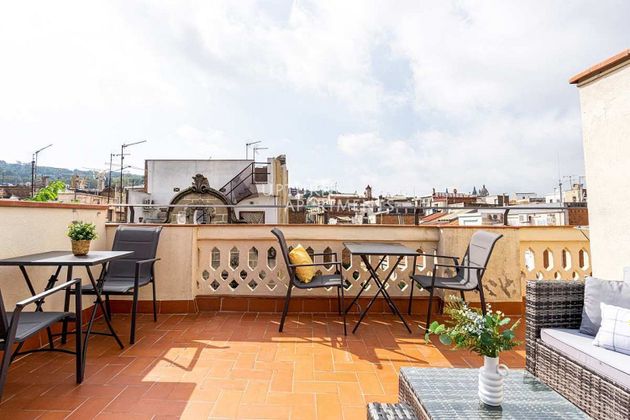 Foto 1 de Pis en lloguer a El Poble Sec - Parc de Montjuïc de 2 habitacions amb mobles i balcó