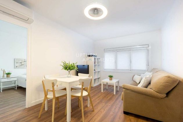 Foto 1 de Alquiler de piso en Les Corts de 3 habitaciones con muebles y aire acondicionado