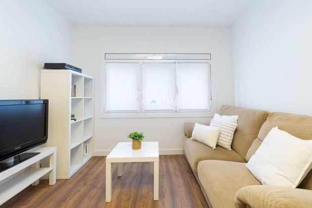 Foto 2 de Pis en lloguer a Les Corts de 3 habitacions amb mobles i aire acondicionat