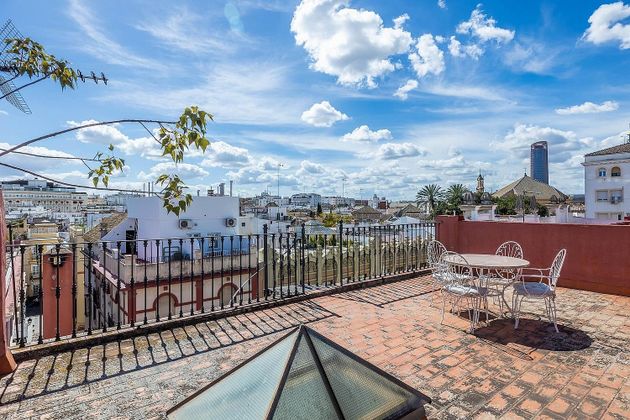 Foto 2 de Casa en venda a Encarnación - Regina de 6 habitacions amb terrassa i garatge