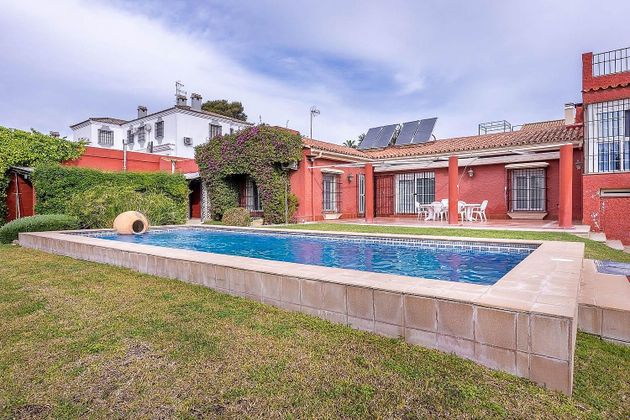 Foto 2 de Xalet en venda a Castilleja de la Cuesta de 7 habitacions amb terrassa i piscina