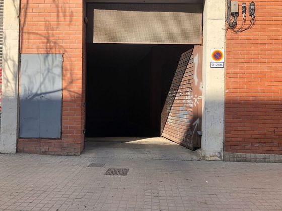 Foto 2 de Alquiler de garaje en calle Bolivia de 10 m²