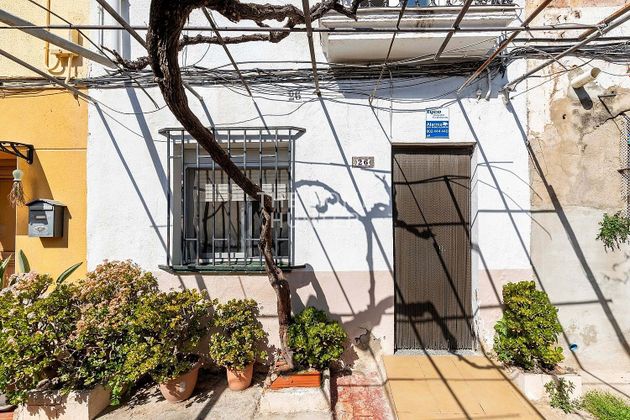 Foto 1 de Piso en venta en Horta de 3 habitaciones con terraza y jardín