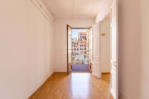Foto 2 de Piso en alquiler en La Dreta de l'Eixample de 4 habitaciones con terraza y balcón