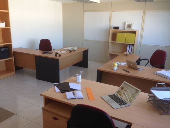 Foto 2 de Oficina en alquiler en Bergondo de 11 m²