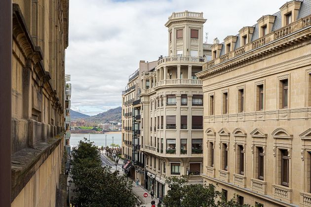 Foto 2 de Piso en venta en Centro - San Sebastián-Donostia de 1 habitación con balcón y calefacción