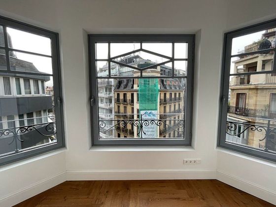 Foto 2 de Piso en alquiler en Centro - San Sebastián-Donostia de 2 habitaciones con balcón y calefacción