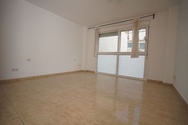 Foto 1 de Casa en venta en Sant Andreu de Palomar de 3 habitaciones con terraza y balcón