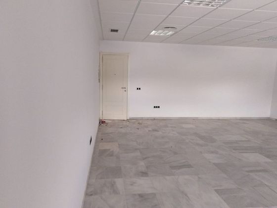 Foto 2 de Venta de oficina en Montequinto de 65 m²