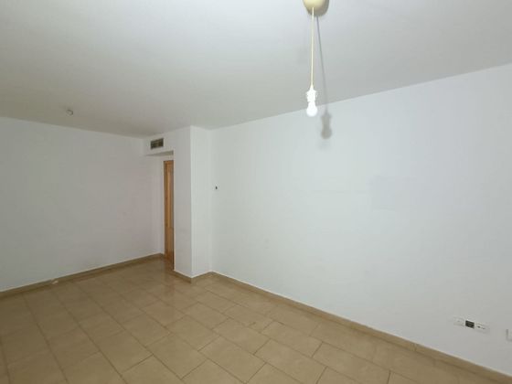 Foto 2 de Venta de piso en Casc Antic - Nou Cambrils de 2 habitaciones con garaje y ascensor