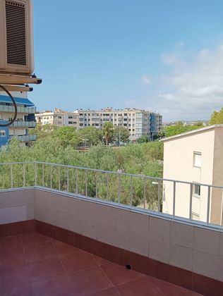 Foto 1 de Venta de piso en La Geltrú de 2 habitaciones con balcón y aire acondicionado