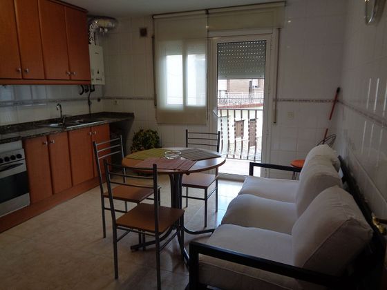 Foto 2 de Piso en venta en Palafolls de 3 habitaciones con muebles y balcón
