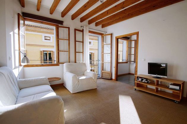 Foto 1 de Venta de piso en La Seu - Cort - Monti-sión de 4 habitaciones con terraza y calefacción