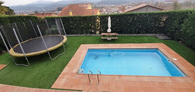 Foto 2 de Xalet en venda a Riells i Viabrea de 4 habitacions amb terrassa i piscina