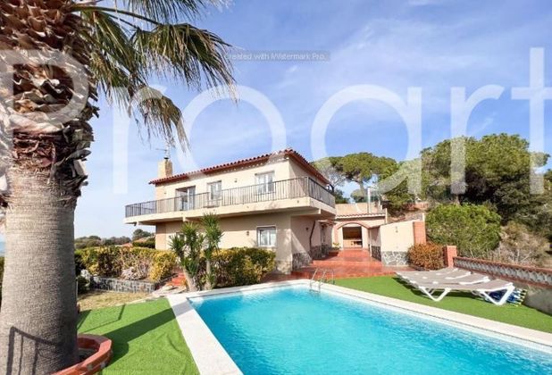 Foto 1 de Venta de casa en Vilanova del Vallès de 5 habitaciones con terraza y piscina