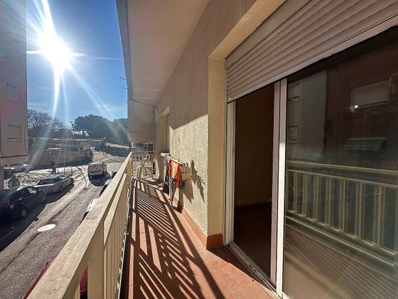 Foto 1 de Venta de piso en El Castell-Poble Vell de 2 habitaciones con balcón y calefacción