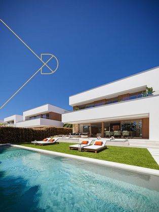 Foto 2 de Xalet en venda a Vallpineda - Santa Bàrbara de 5 habitacions amb terrassa i piscina