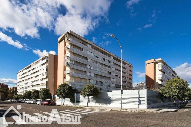 Foto 1 de Venta de piso en El Juncal - Av. de la Paz de 3 habitaciones con terraza y piscina