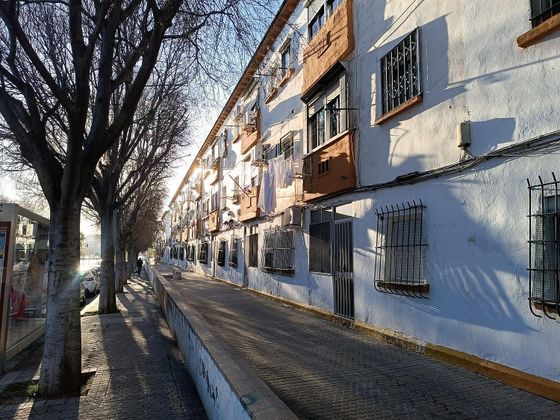 Foto 1 de Venta de piso en El Plantinar - Felipe II - Tiro de Línea de 3 habitaciones con garaje y jardín
