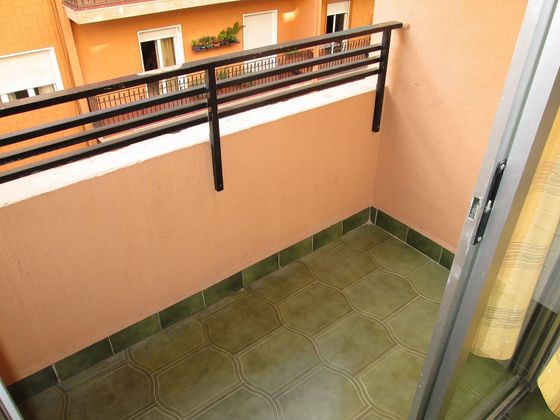 Foto 2 de Estudi en lloguer a calle Pintor Lopez Mezquita amb mobles i balcó
