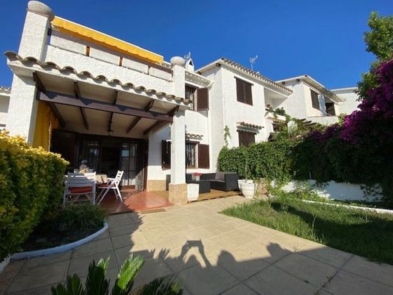 Foto 2 de Casa en venda a Santa María de Llorell de 2 habitacions amb terrassa i piscina