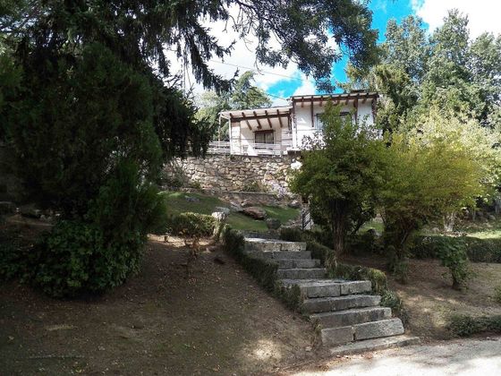 Foto 1 de Chalet en venta en Miraflores de la Sierra de 4 habitaciones con terraza y piscina