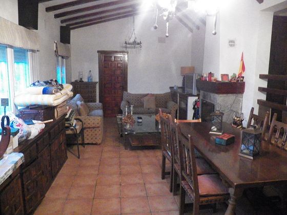 Foto 2 de Chalet en venta en Miraflores de la Sierra de 4 habitaciones con terraza y jardín