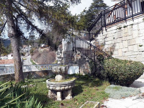 Foto 2 de Xalet en venda a Miraflores de la Sierra de 4 habitacions amb terrassa i piscina