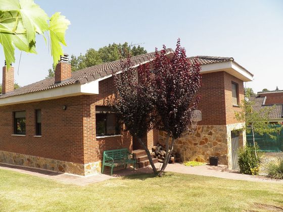 Foto 1 de Xalet en venda a Guadalix de la Sierra de 3 habitacions amb terrassa i piscina