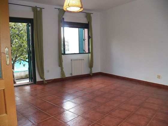Foto 2 de Casa adosada en venta en Miraflores de la Sierra de 4 habitaciones con terraza y garaje