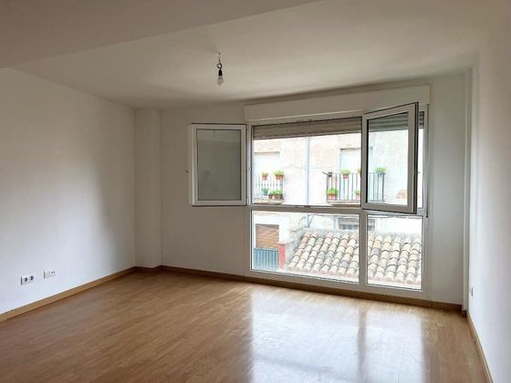 Foto 1 de Piso en venta en Cariñena de 3 habitaciones con calefacción y ascensor