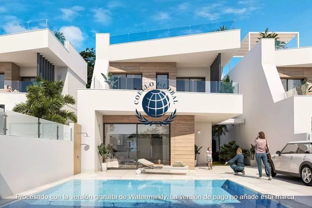 Foto 1 de Casa adossada en venda a Urbanizaciones de 3 habitacions amb terrassa i piscina
