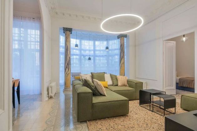 Foto 2 de Pis en lloguer a calle Gran Via de Les Corts Catalanes de 4 habitacions amb terrassa i mobles
