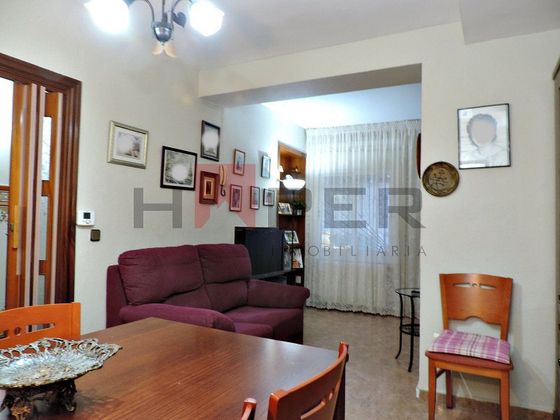 Foto 2 de Piso en venta en Artigas - Llefià de 4 habitaciones con terraza y aire acondicionado
