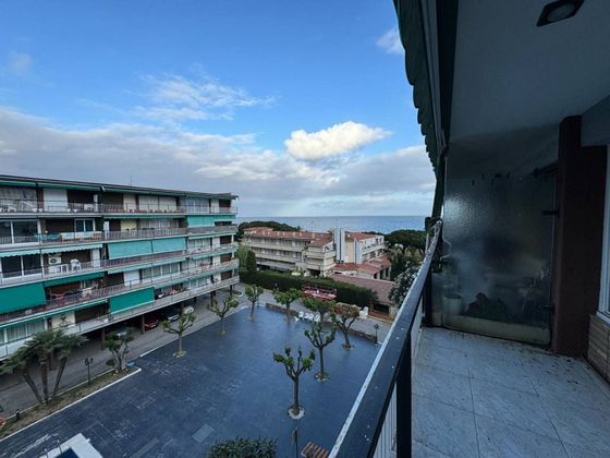 Foto 1 de Pis en venda a Sant Andreu de Llavaneres de 3 habitacions amb terrassa i piscina