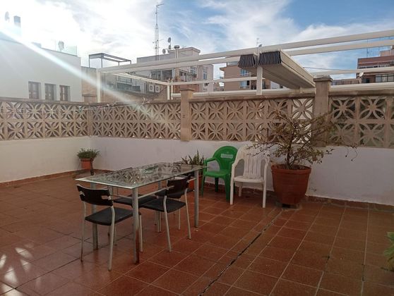 Foto 1 de Venta de piso en Sta. Catalina - El Jonquet de 3 habitaciones con terraza y balcón